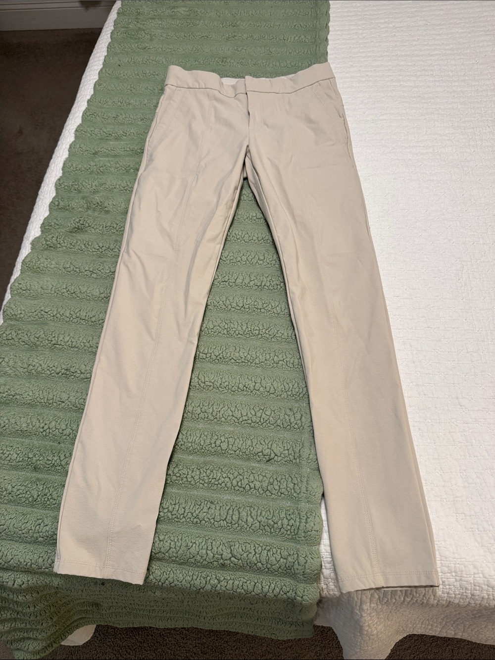 Athleta wander stash skinny pants in Light Beige